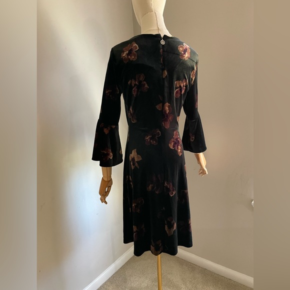 Tommy Hilfiger ♥️👗 - Picture 6 of 11